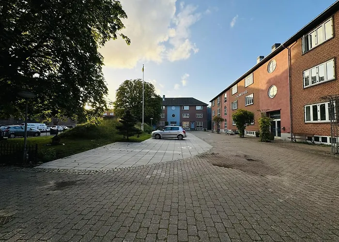 Aday - Cozy And Modern * آلبورغ